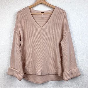Free People NWOT blush v neck cable sweater top
